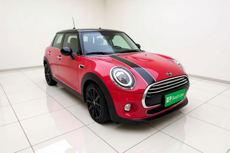 Used MINI 2018 1.5T COOPER Artist Five-Door Edition Front Right 45 Deg