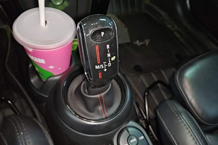Used MINI 2018 2.0T COOPER S Artist Gear Lever