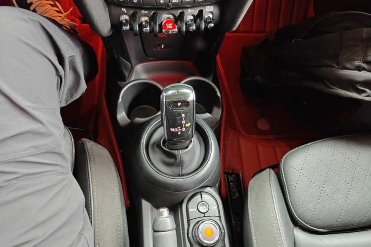 Used MINI 2018 1.5T COOPER Artist Gear Lever