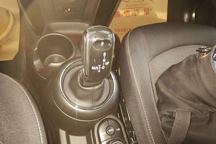 Used MINI 2018 1.5T ONE PLUS Gear Lever