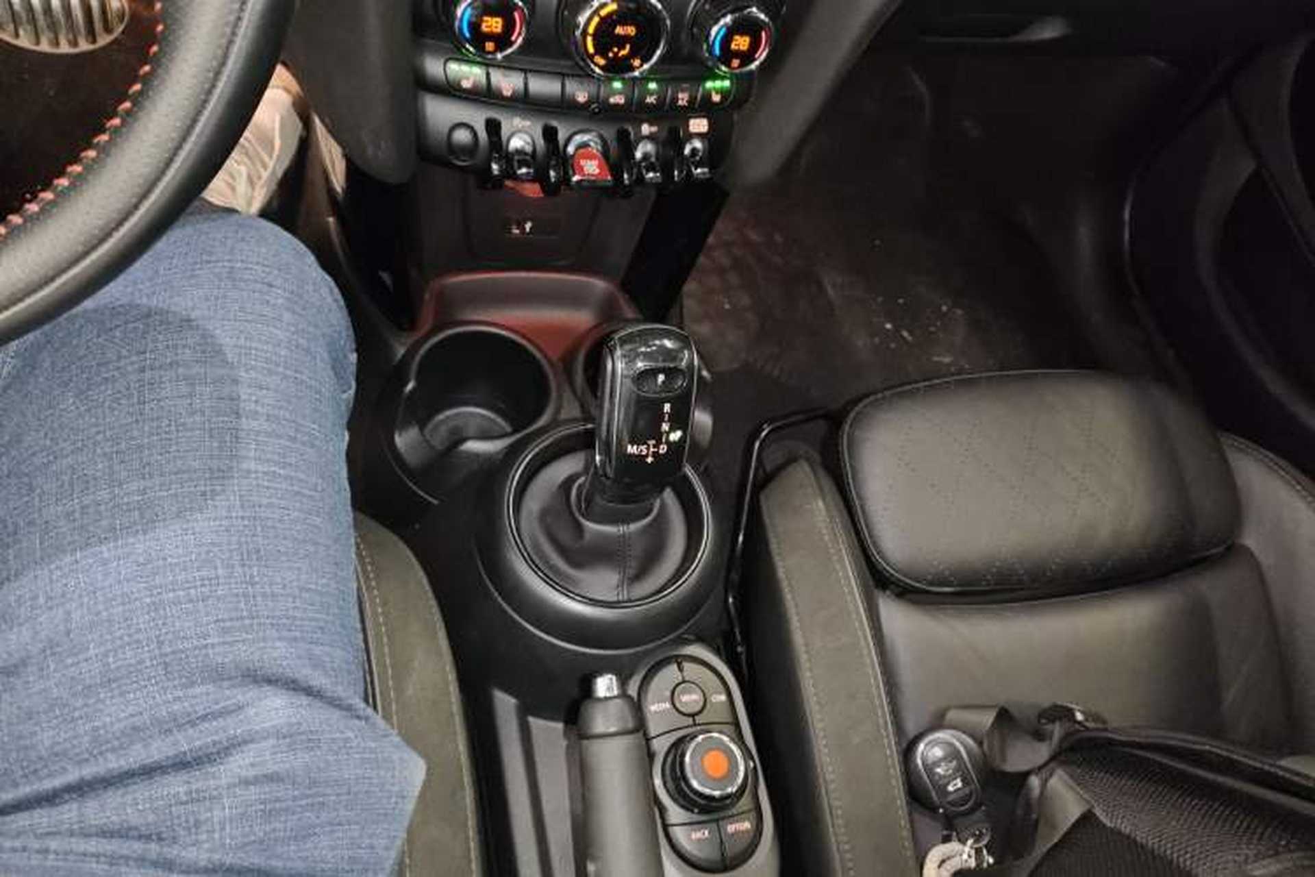 Used MINI 2018 1.5T COOPER Racing Edition Five-Door Version Gear Lever