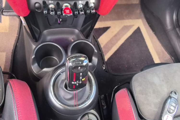 Used MINI 2018 2.0T COOPER S Classic Edition Gear Lever