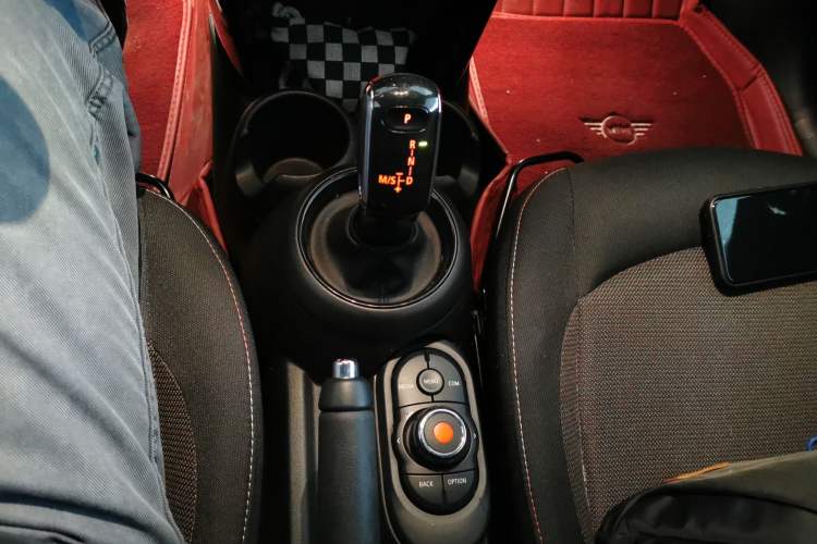 Used MINI 2018 1.5T ONE PLUS Gear Lever