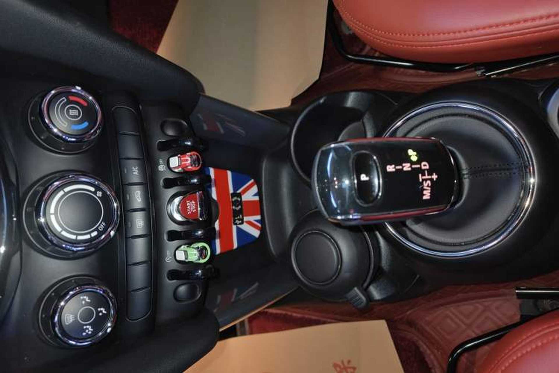 Used MINI 2018 1.5T ONE PLUS Five-Door Edition Gear Lever