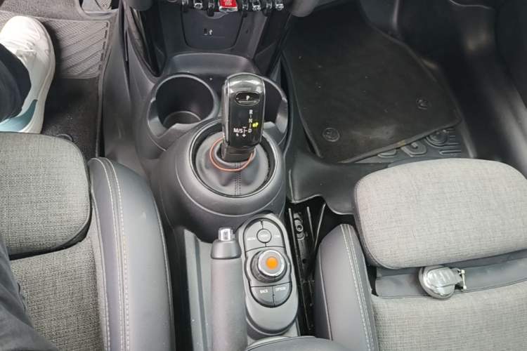 Used MINI 2018 1.5T COOPER Classic Edition Gear Lever