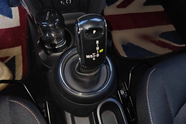 Used MINI 2018 1.5T ONE PLUS Gear Lever