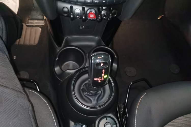Used MINI 2018 1.5T ONE PLUS Gear Lever