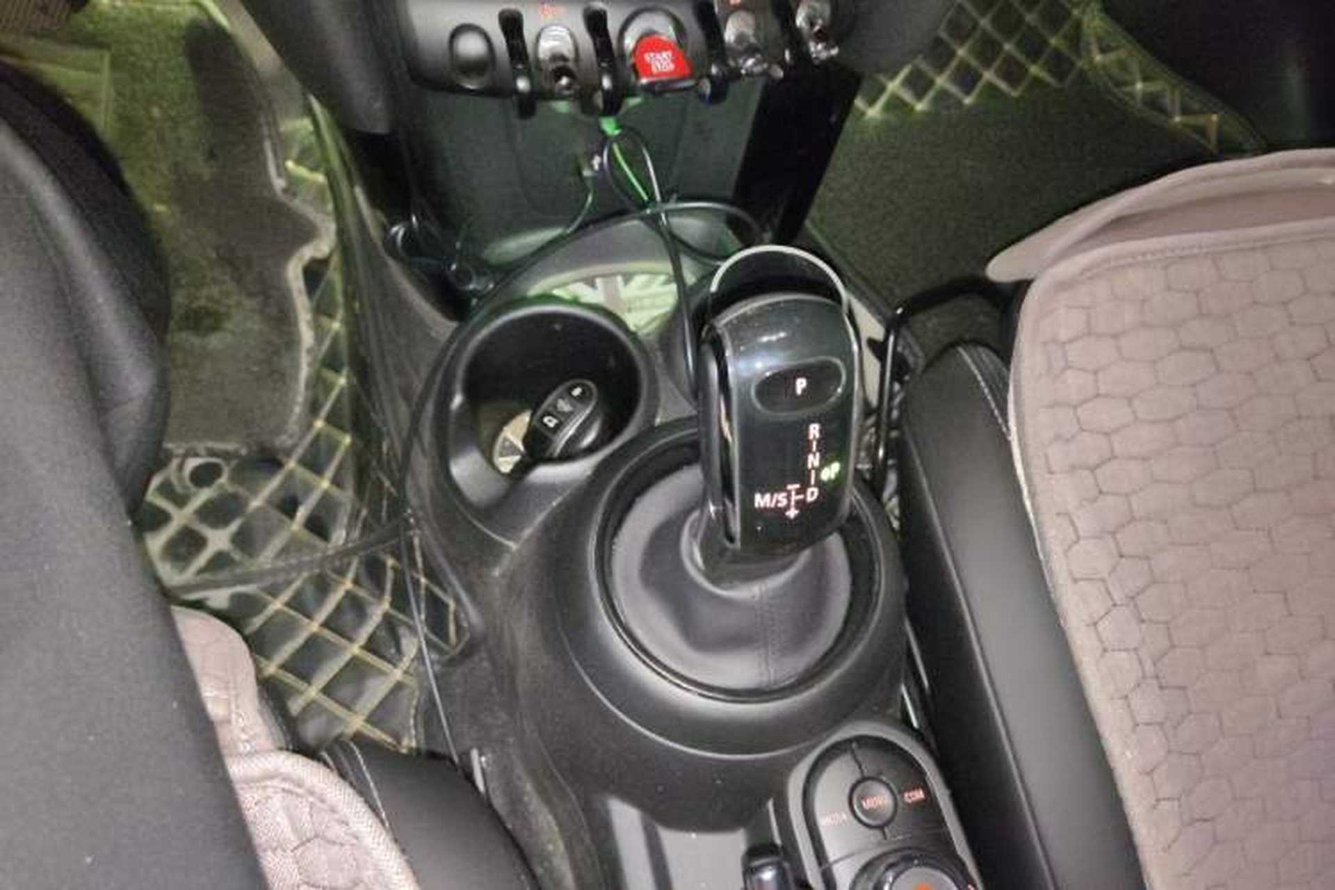 Used MINI 2018 1.5T COOPER Classic Edition Five-Door Version Gear Lever