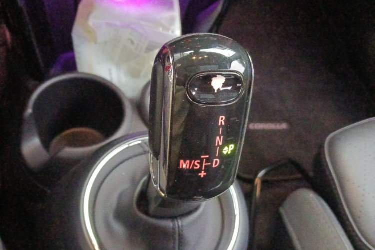 Used MINI 2018 1.5T COOPER Artist Five-Door Edition Gear Lever