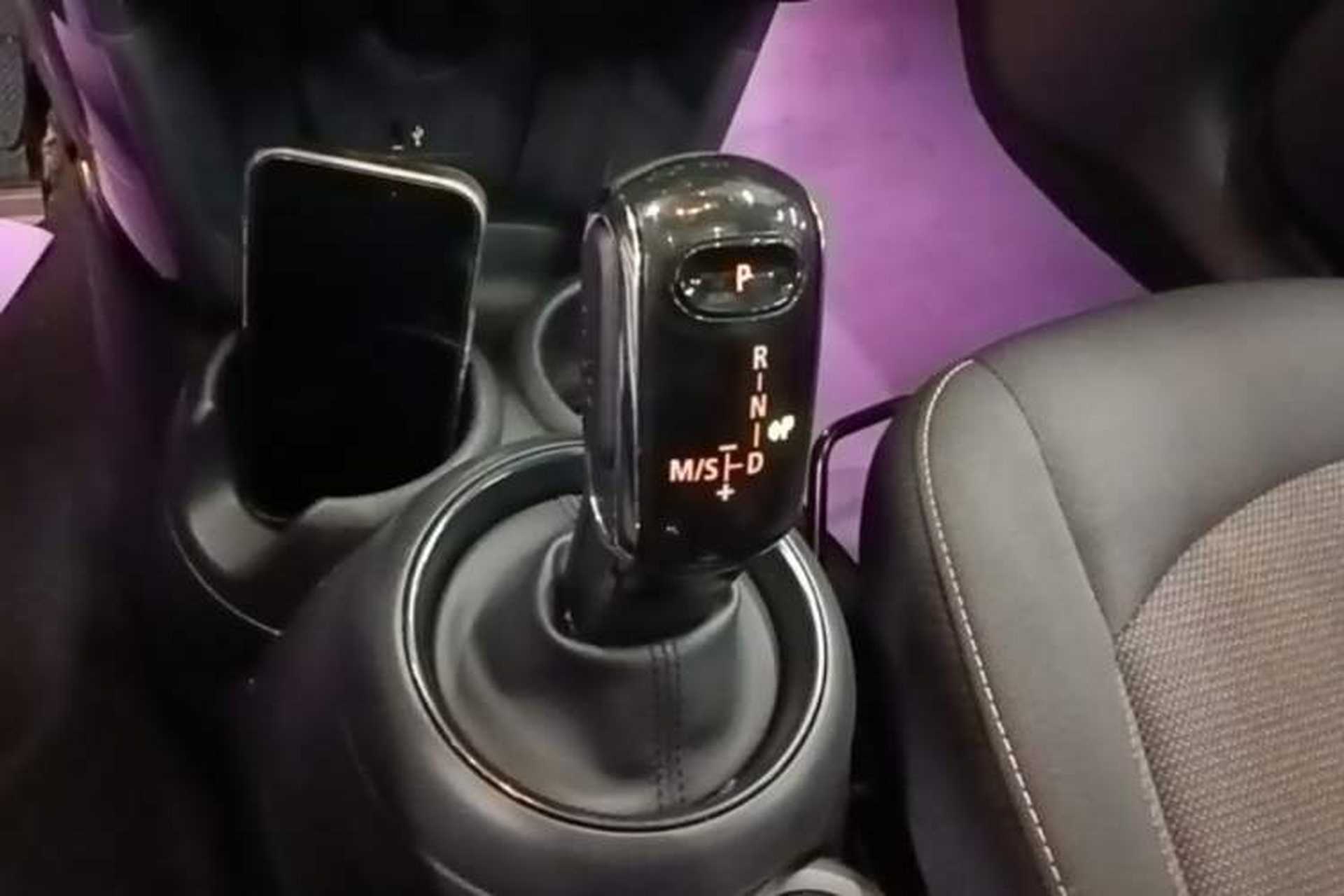 Used MINI 2018 1.5T ONE Five-Door Edition Gear Lever