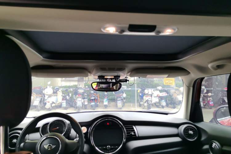 Used MINI 2018 1.5T ONE PLUS Five-Door Edition Headliner