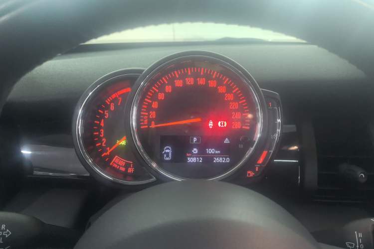Used MINI 2018 1.5T ONE PLUS Five-Door Edition Instrument Cluster