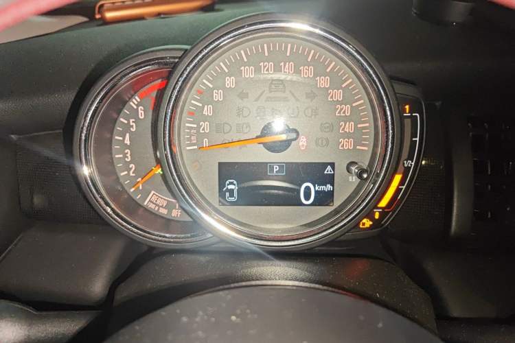 Used MINI 2018 1.5T COOPER Artist Five-Door Edition Instrument Cluster