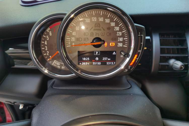 Used MINI 2018 1.5T COOPER Classic Edition Five-Door Version Instrument Cluster