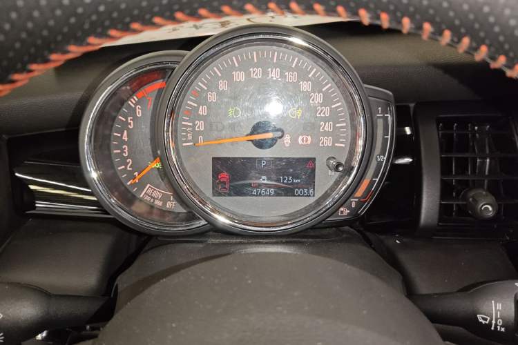 Used MINI 2018 1.5T COOPER Racing Edition Five-Door Version Instrument Cluster