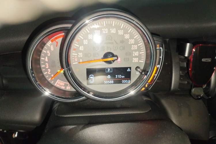 Used MINI 2018 1.5T COOPER Artist Five-Door Edition Instrument Cluster