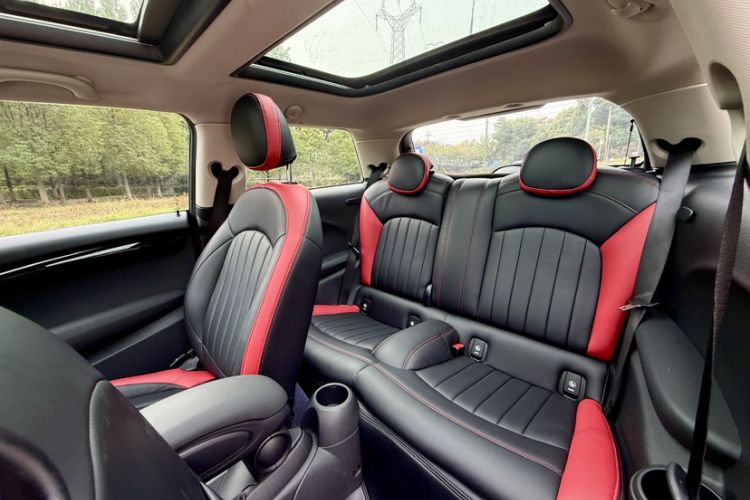 Used MINI 2018 1.5T ONE PLUS Interior 2