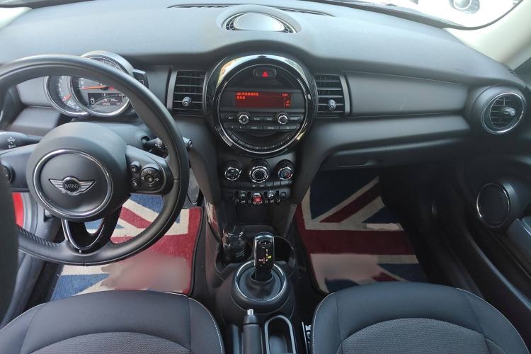Used MINI 2018 1.5T ONE PLUS Interior 2