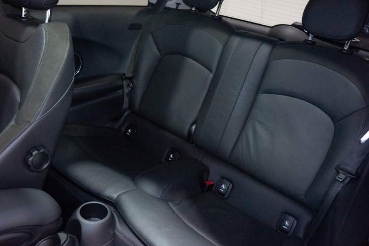 Used MINI 2018 1.5T COOPER Artist Interior 3