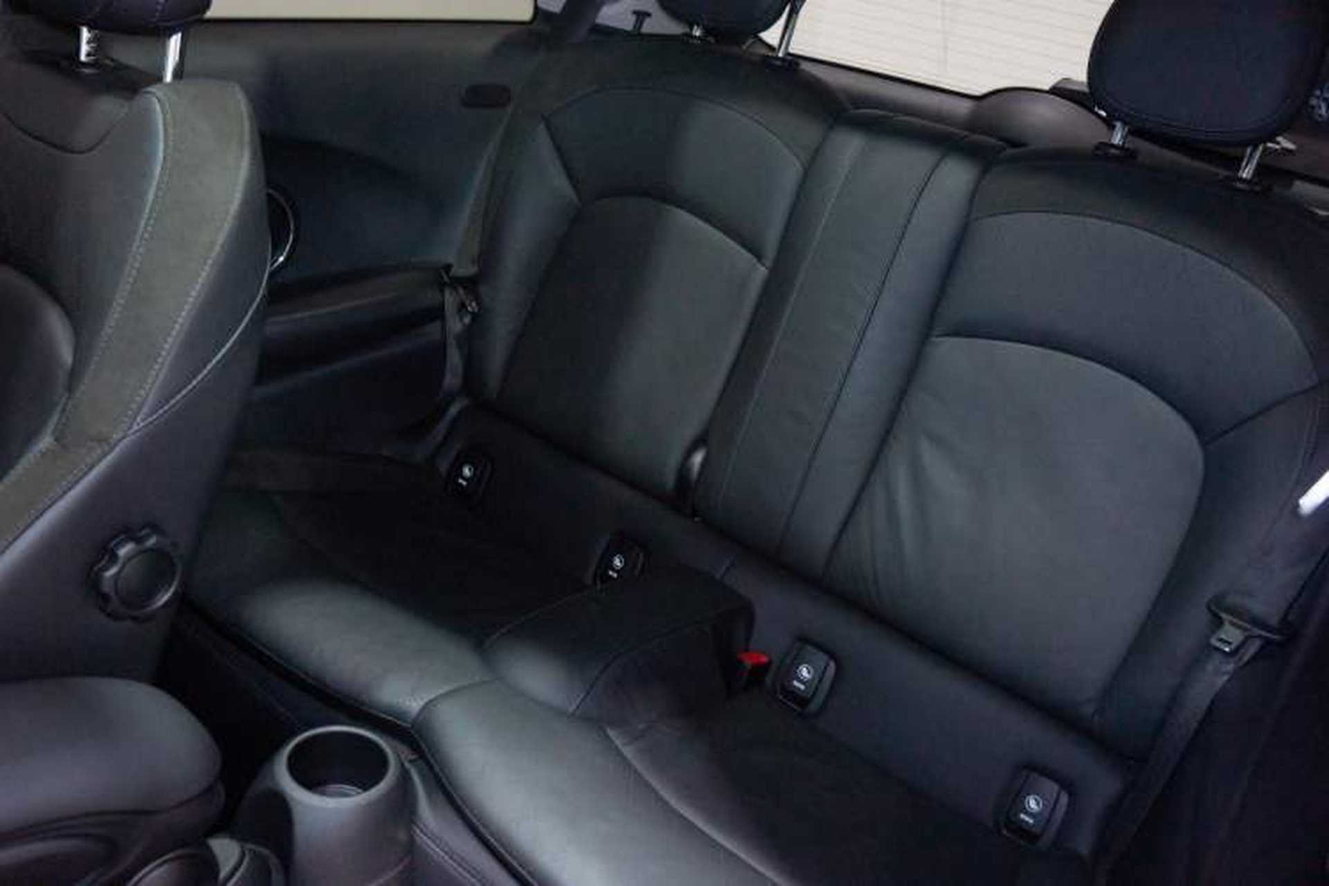 Used MINI 2018 1.5T COOPER Artist Interior 3