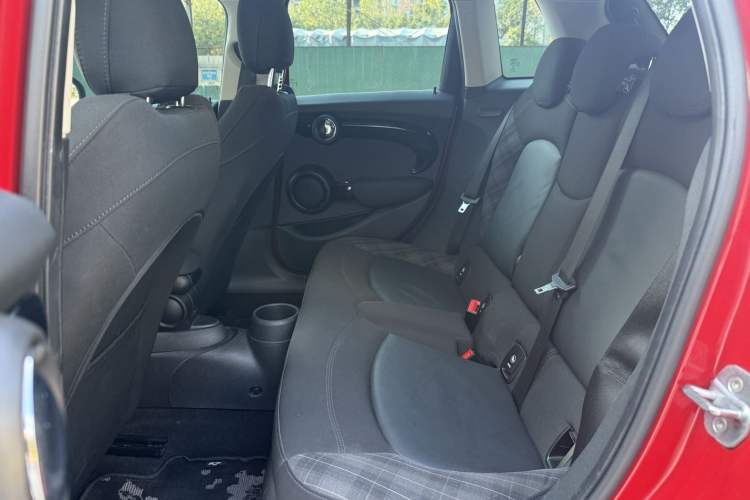 Used MINI 2018 1.5T COOPER Classic Edition Five-Door Version Interior 3