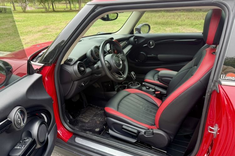 Used MINI 2018 1.5T ONE PLUS Interior 3