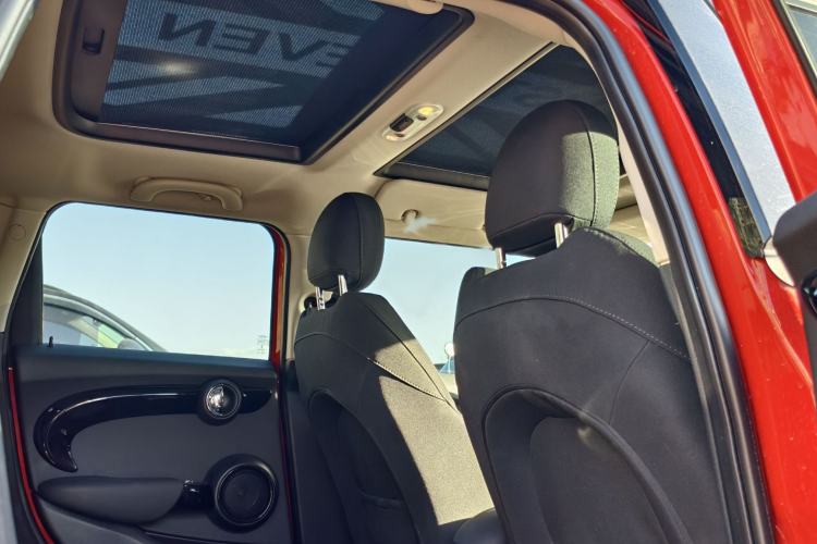 Used MINI 2018 1.5T COOPER Classic Edition Five-Door Version Interior 4