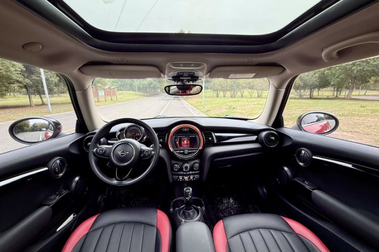 Used MINI 2018 1.5T ONE PLUS Interior 5