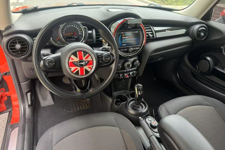 Used MINI 2018 1.5T ONE PLUS Interior 5