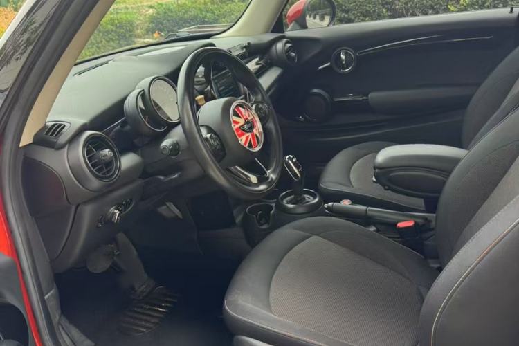 Used MINI 2018 1.5T ONE PLUS Interior 7