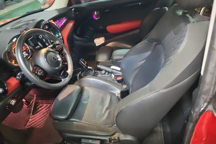 Used MINI 2018 1.5T COOPER Artist Left Front Seat