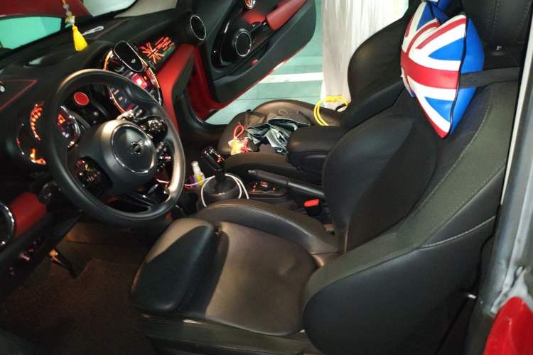 Used MINI 2018 1.5T COOPER Artist Left Front Seat