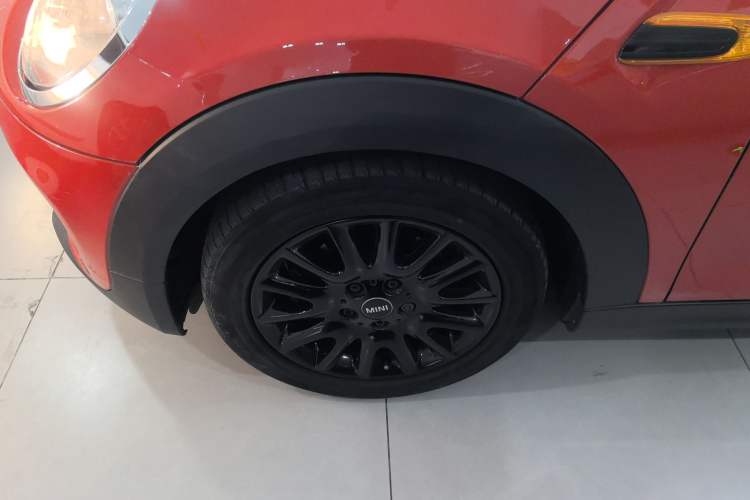 Used MINI 2018 1.5T ONE PLUS Five-Door Edition Left Front Wheel Hub