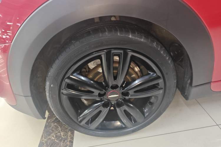 Used MINI 2018 1.5T COOPER Racing Driver Left Front Wheel Hub