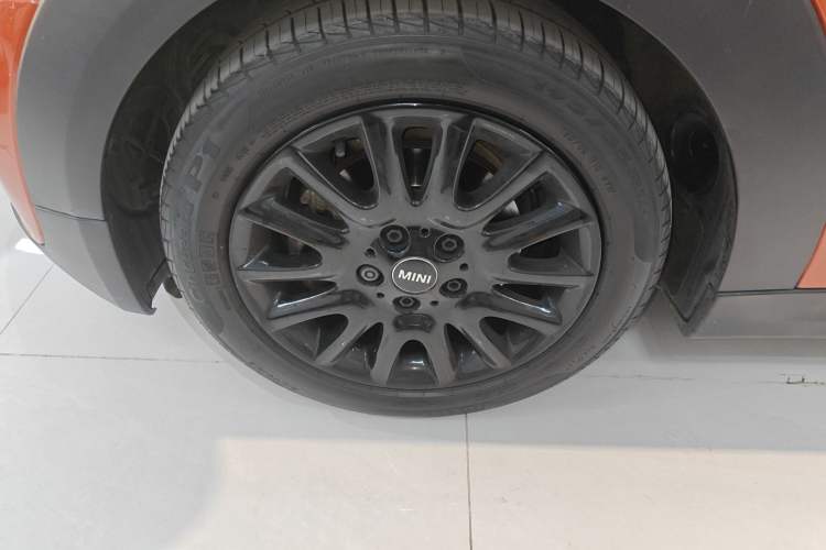 Used MINI 2018 1.5T ONE PLUS Left Front Wheel Hub