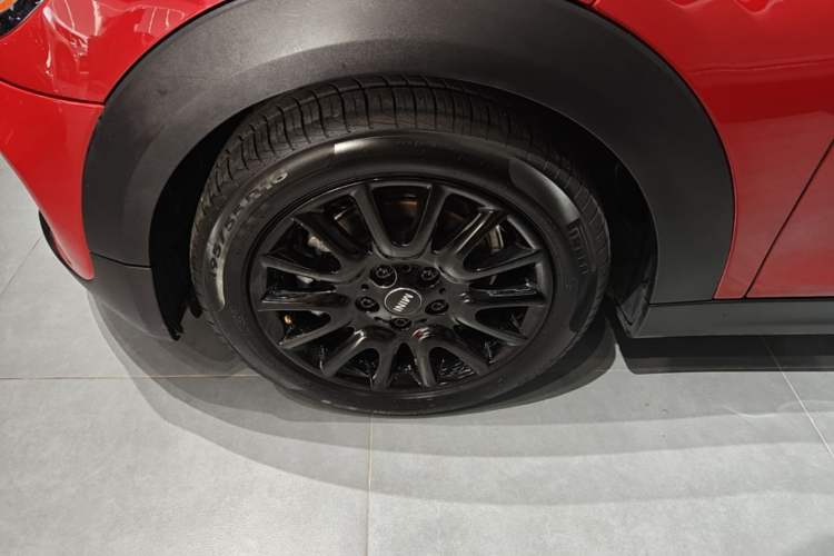 Used MINI 2018 1.5T ONE PLUS Five-Door Edition Left Front Wheel Hub