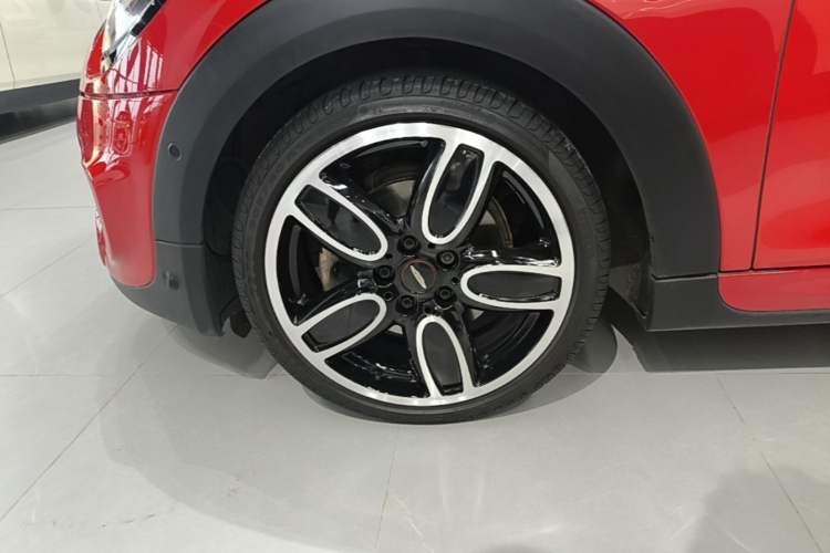 Used MINI 2018 2.0T COOPER S Racing Edition 5-door model Left Front Wheel Hub