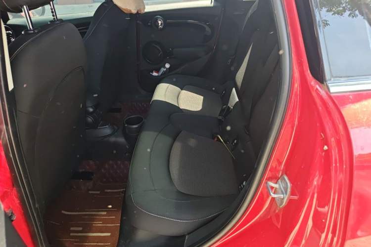 Used MINI 2018 1.5T ONE PLUS Five-Door Edition Left Rear Seat