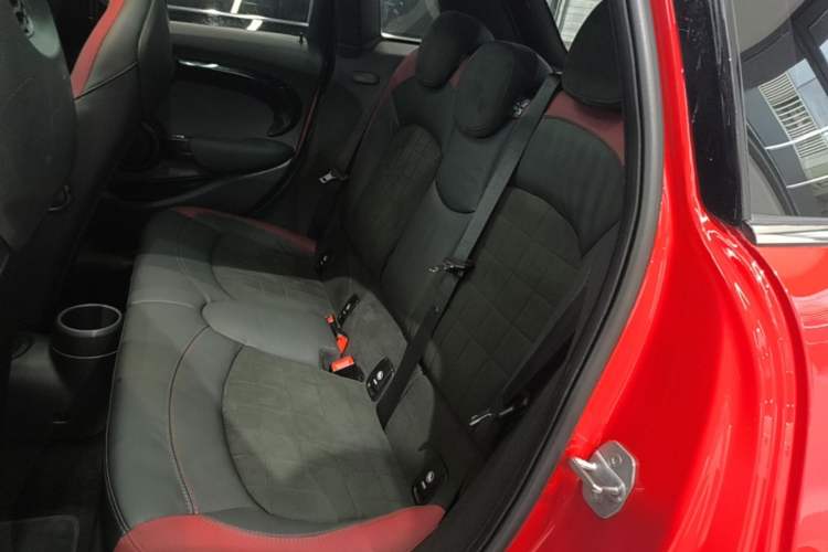Used MINI 2018 2.0T COOPER S Racing Edition 5-door model Left Rear Seat
