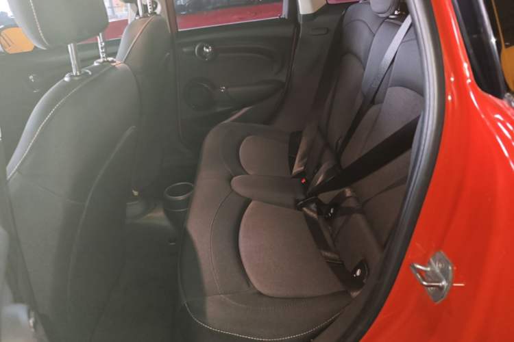 Used MINI 2018 1.5T ONE Five-Door Edition Left Rear Seat