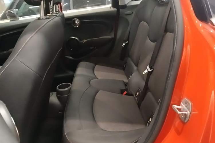 Used MINI 2018 1.5T ONE Five-Door Edition Left Rear Seat