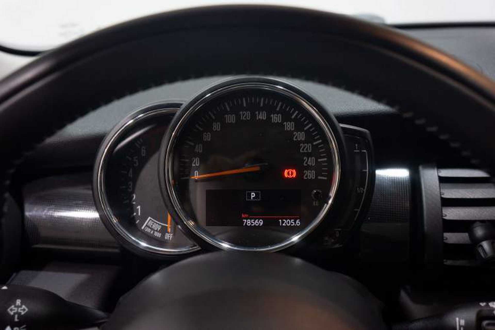 Used MINI 2018 1.5T COOPER Artist Odometer Close Up