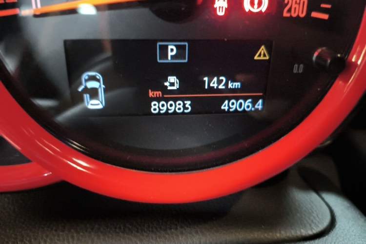 Used MINI 2018 1.5T ONE PLUS Odometer Close Up