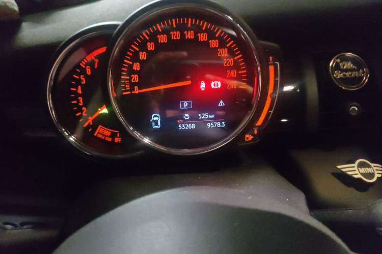 Used MINI 2018 1.5T COOPER Classic Edition Five-Door Version Odometer Close Up