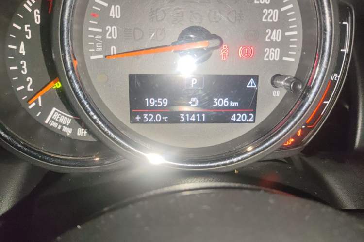 Used MINI 2018 1.5T COOPER Classic Edition Five-Door Version Odometer Close Up
