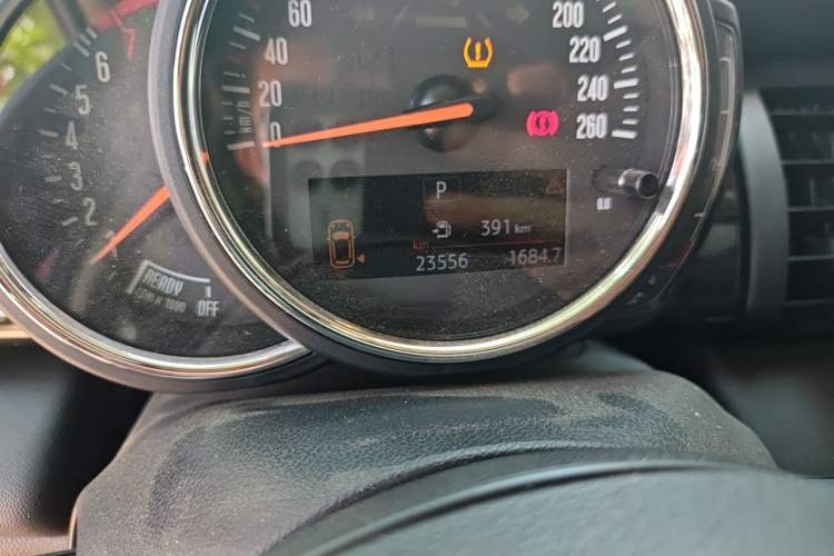 Used MINI 2018 1.5T ONE PLUS Five-Door Edition Odometer Close Up