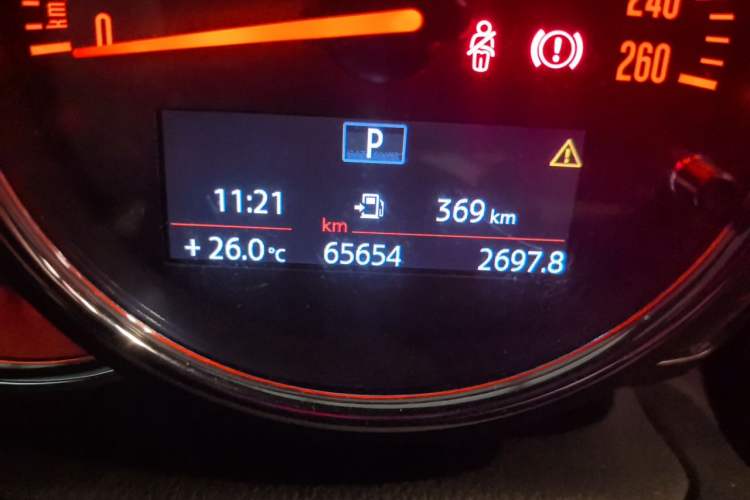 Used MINI 2018 2.0T COOPER S Racing Driver Odometer Close Up