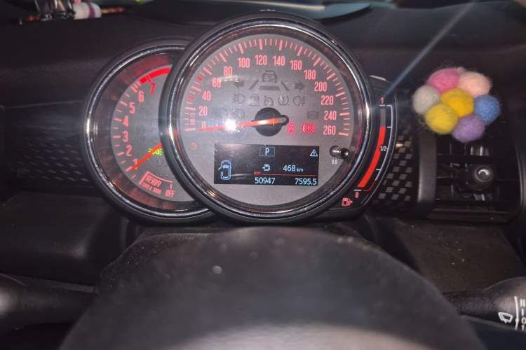 Used MINI 2018 2.0T COOPER S Racing Driver Odometer Close Up