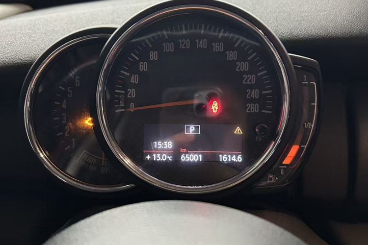 Used MINI 2018 1.5T ONE Five-Door Edition Odometer Close Up