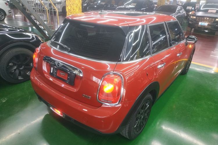 Used MINI 2018 1.5T ONE PLUS Five-Door Edition Rear Right 45 Deg